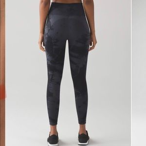 Lululemon flow and go pants  7/8 pants size 6